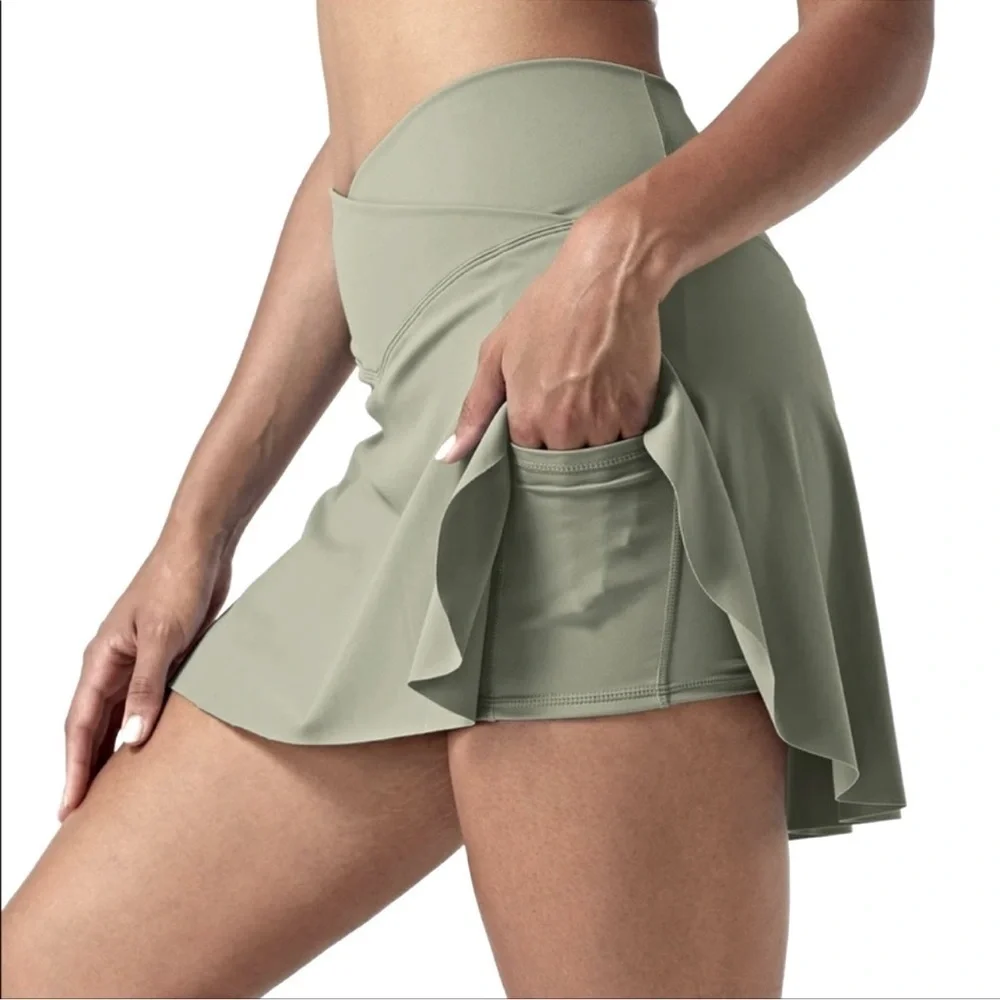 Nwt Halara High Waisted Crossover 2 in 1 skort pockets skirt seagrass Small